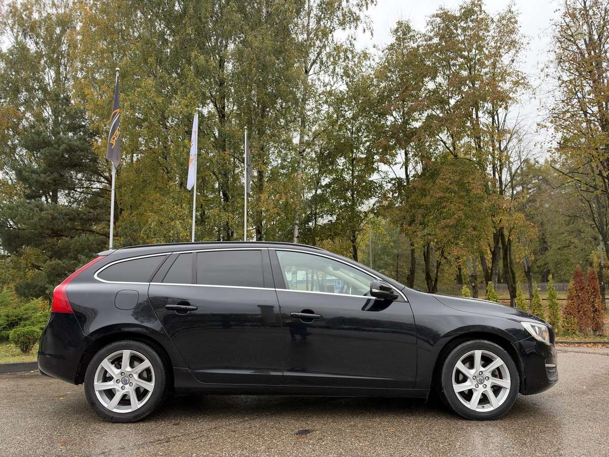 Volvo V60 2014 — photo 9