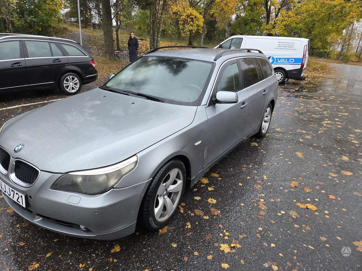 BMW 520 2006 — вигляд ззаду
