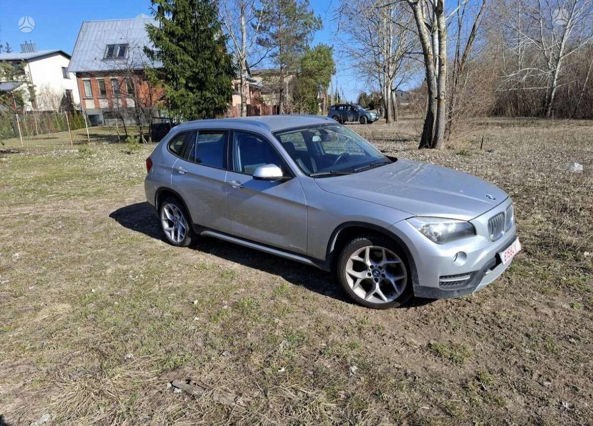 BMW X1 2013 — салон