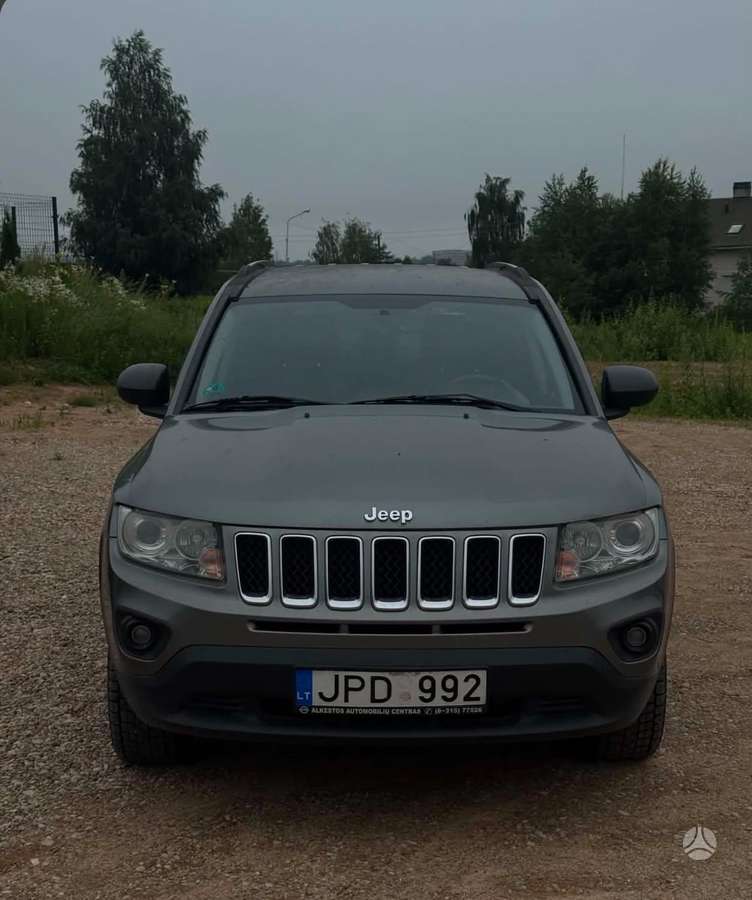 Jeep Compass 2013 — rear view
