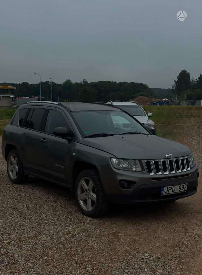 Jeep Compass 2013 — interior