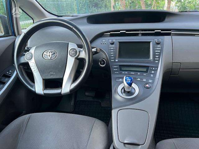Toyota Prius 2010 — фото 18