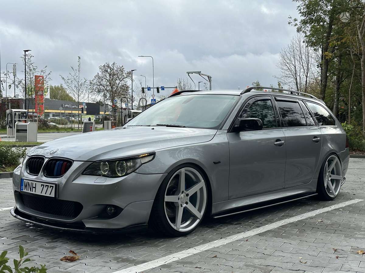 BMW 525 2006 — interior