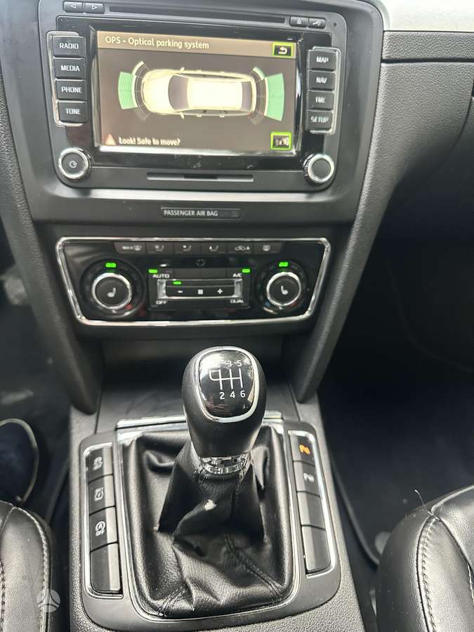 Skoda Superb 2015 — photo 15