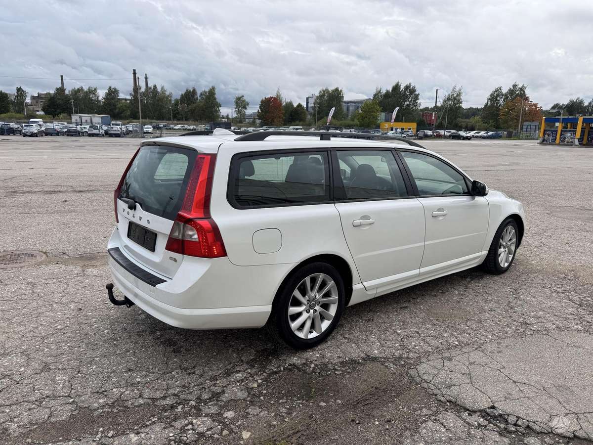 Volvo V70 2010 — photo 5