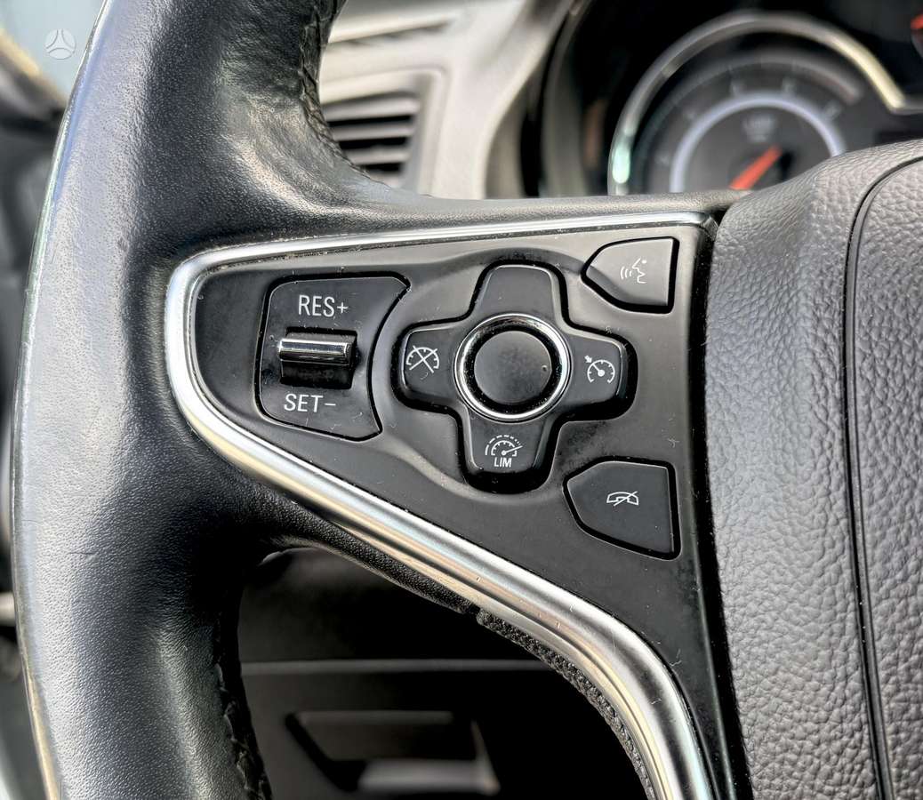 Opel Insignia 2013 — photo 12