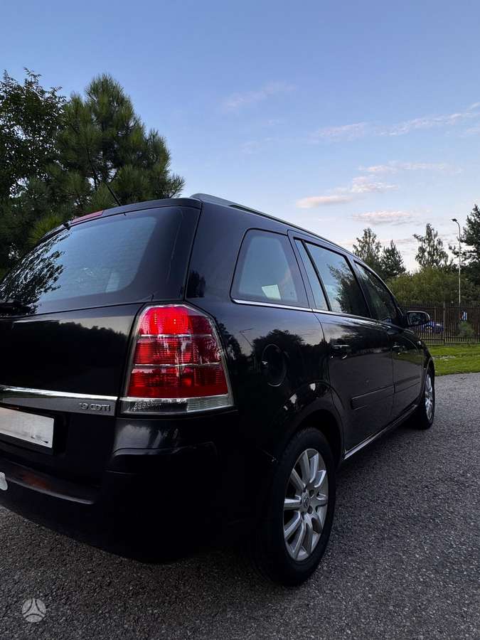 Opel Zafira 2007 — двигун 1910 cm³, 120 HP (88kW)