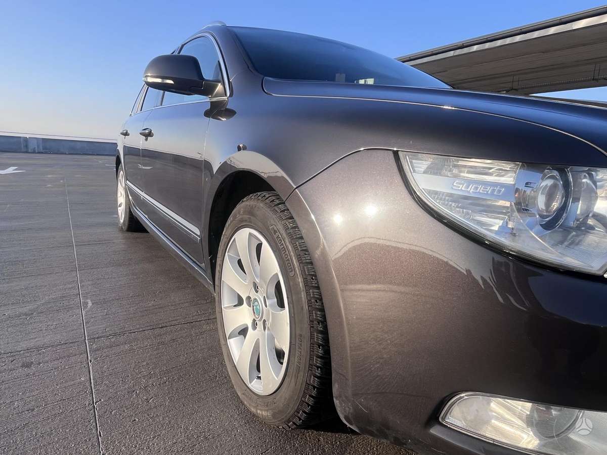 Skoda Superb 2011 — фото 10