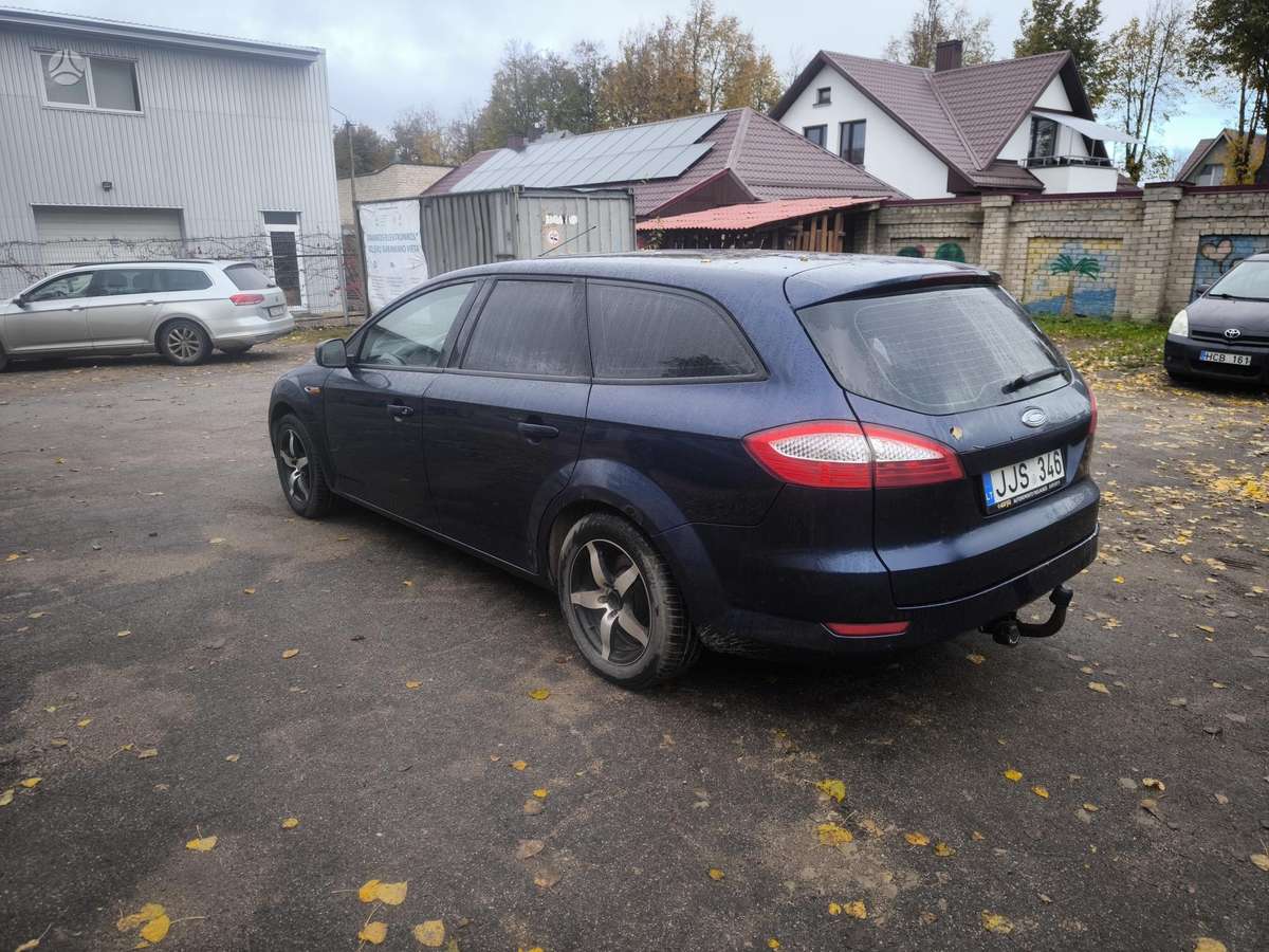 Ford Mondeo 2009 — rear view