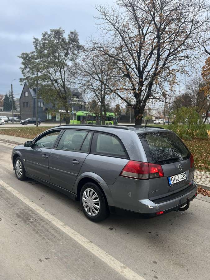 Opel Vectra 2005 — engine 1910 cm³, 120 HP (88kW)