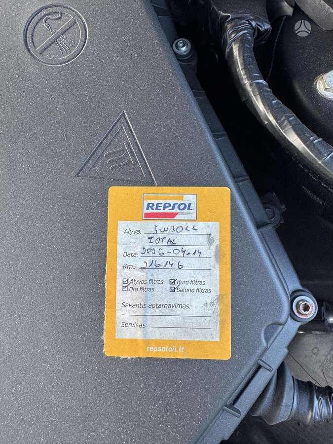 BMW 318 2013 — photo 12