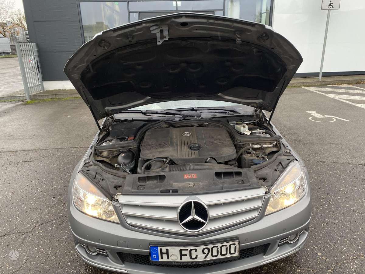 Mercedes-Benz C220 2009 — photo 15