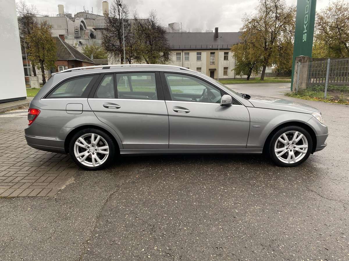 Mercedes-Benz C220 2009 — photo 7