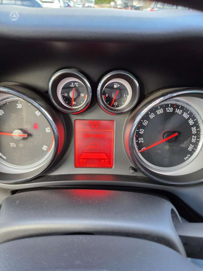 Opel Zafira 2014 — photo 13