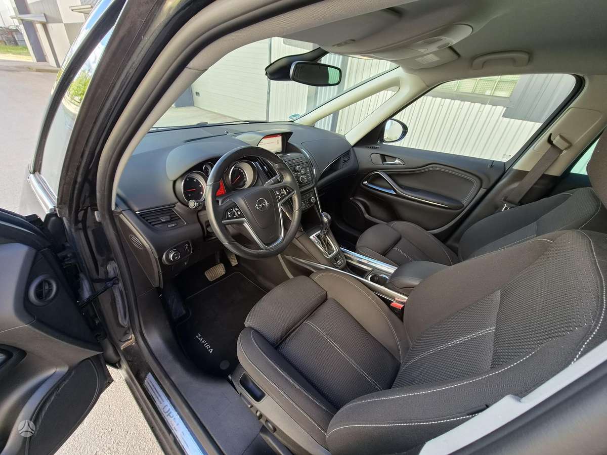 Opel Zafira 2014 — photo 8