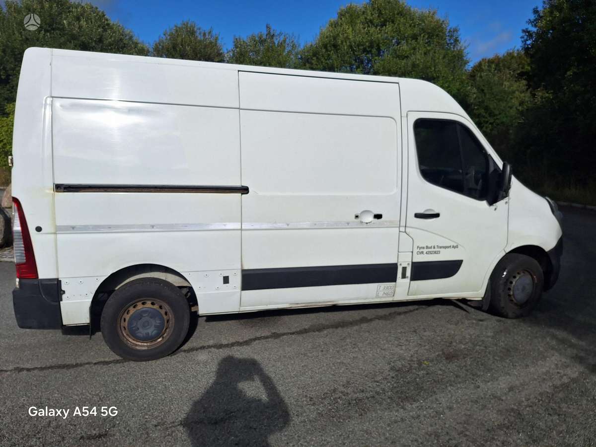 Renault Master 2015 — вигляд ззаду