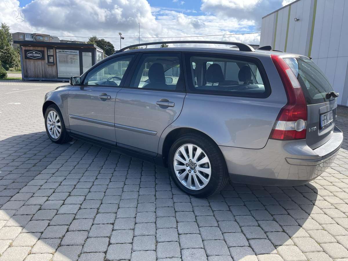 Volvo V50 2006 — interior