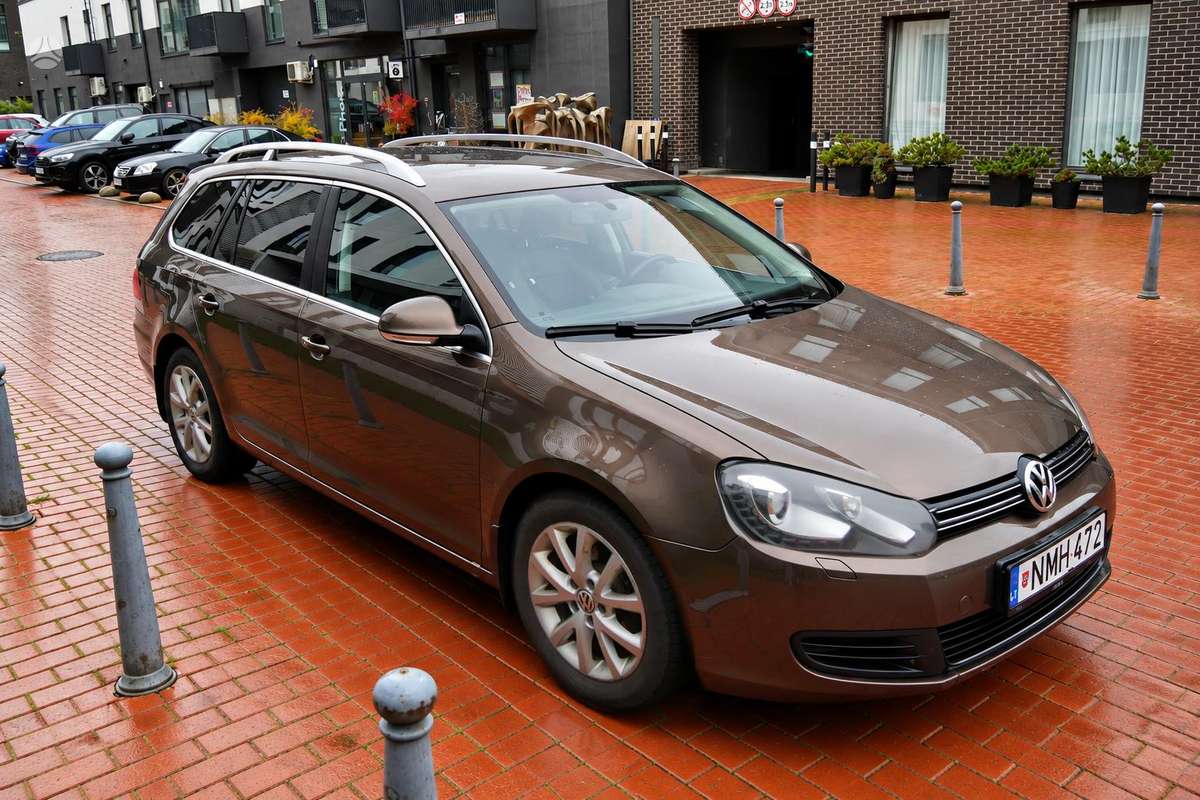Volkswagen Golf 2012 — вигляд ззаду