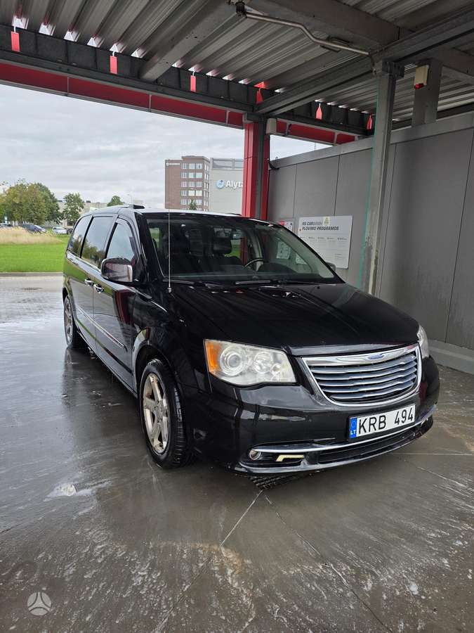 Chrysler Town 2013 — вигляд ззаду