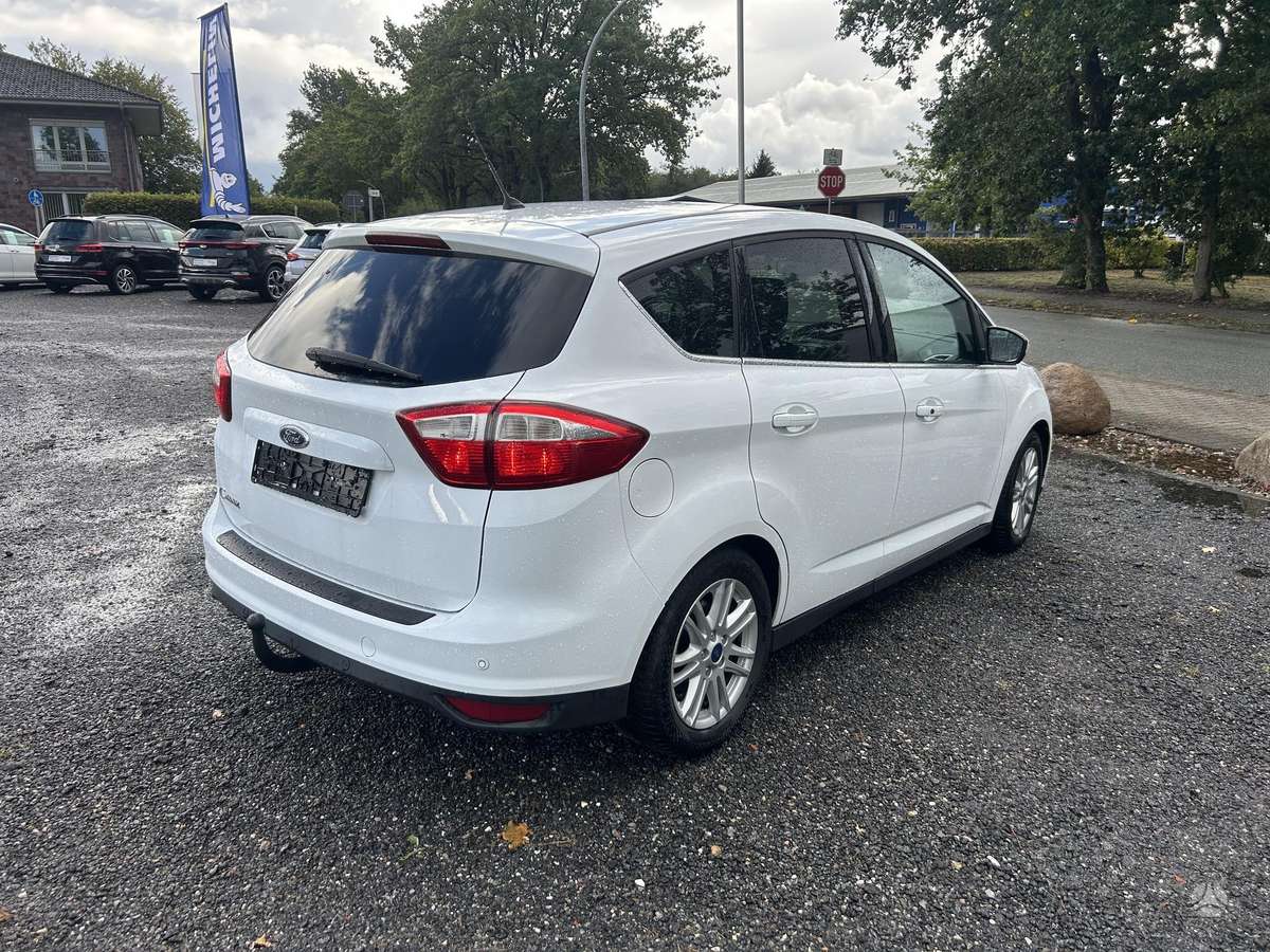 Ford C-MAX 2014 — вигляд ззаду