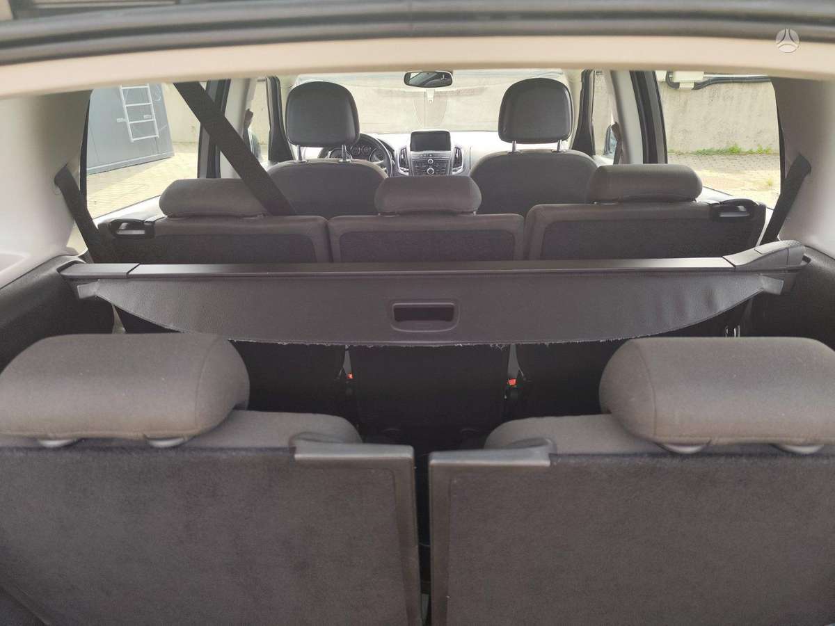 Opel Zafira 2014 — photo 12