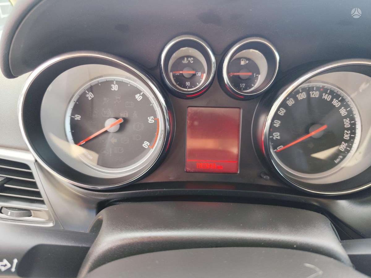 Opel Zafira 2014 — photo 13