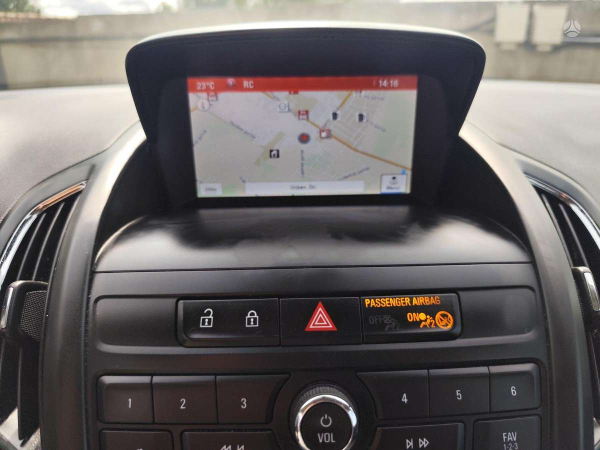Opel Zafira 2014 — photo 14