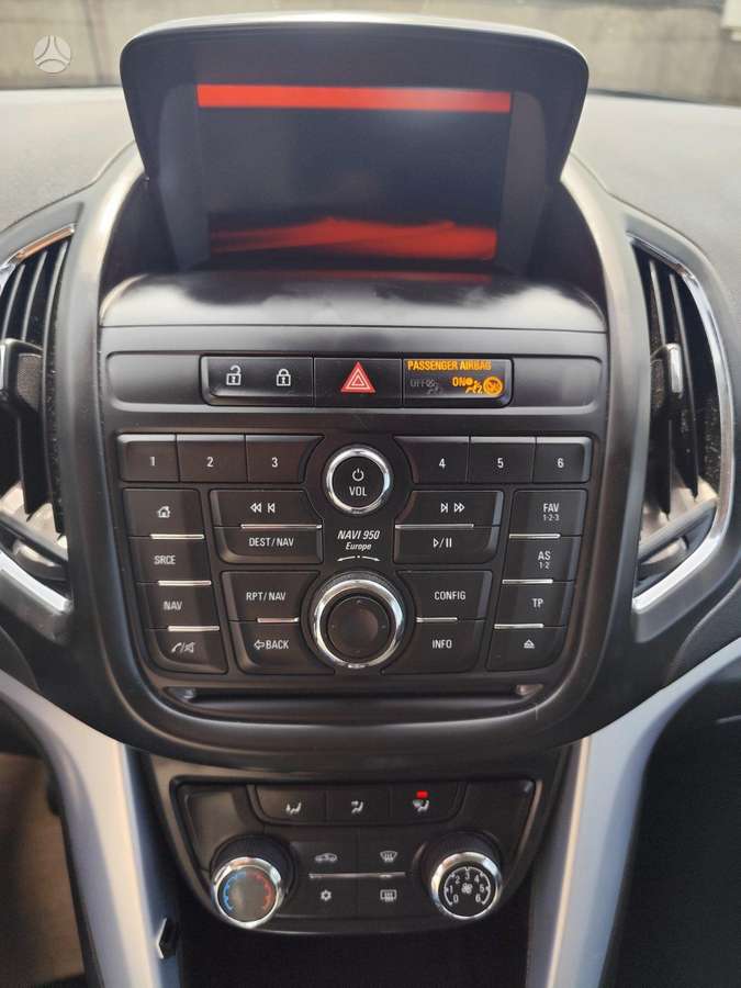 Opel Zafira 2014 — photo 18