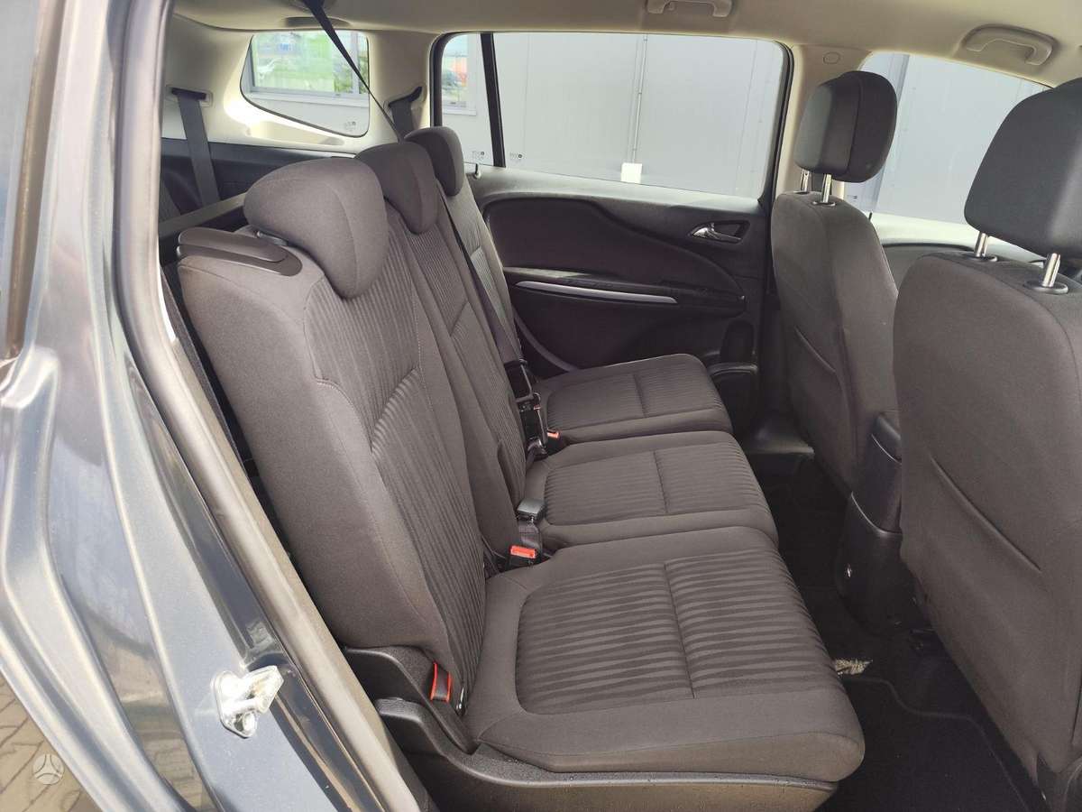 Opel Zafira 2014 — photo 20