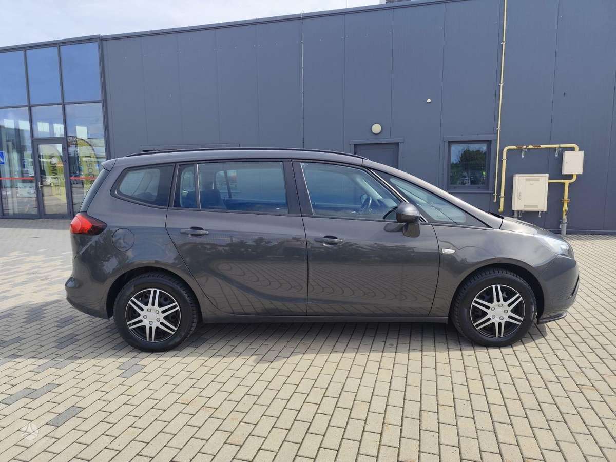 Opel Zafira 2014 — engine 1956 cm³, 110 HP (81kW)