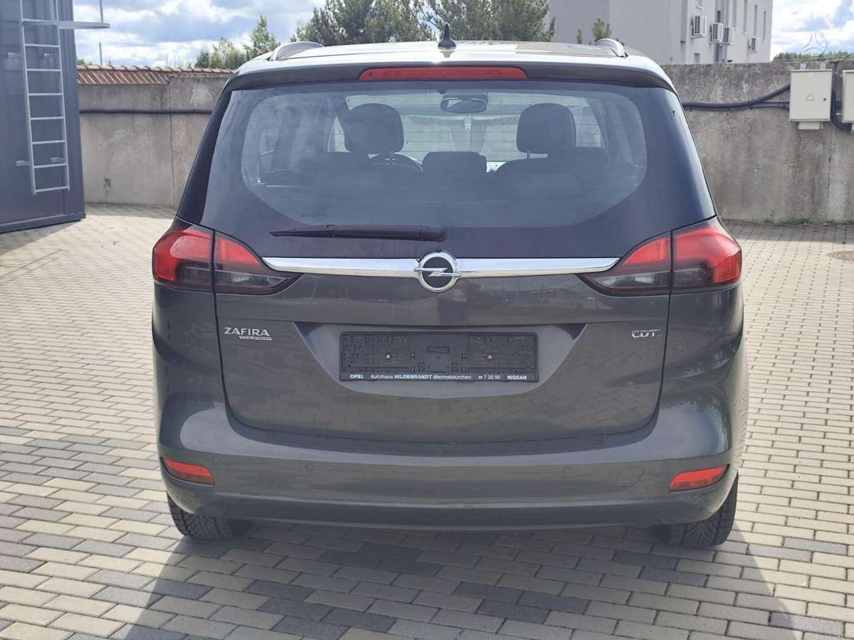 Opel Zafira 2014 — photo 7