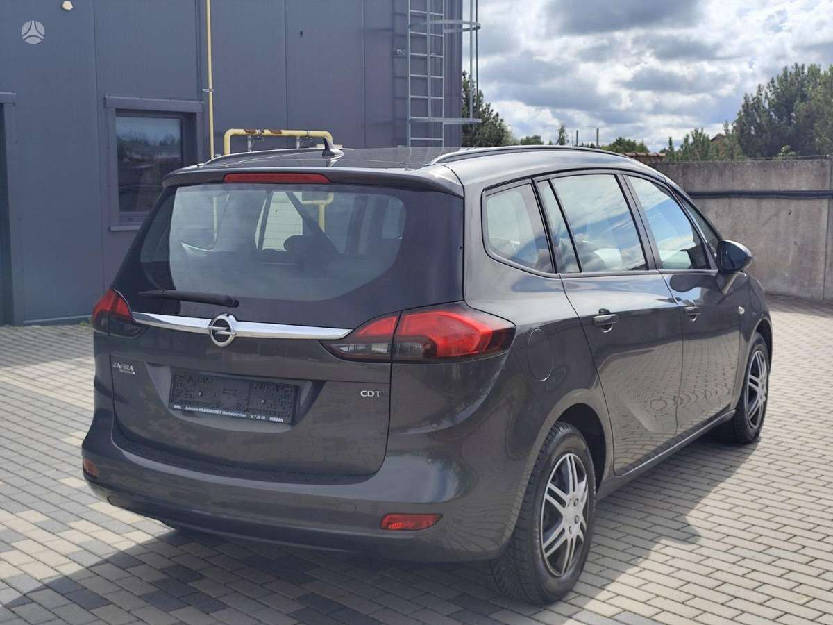 Opel Zafira 2014 — photo 8