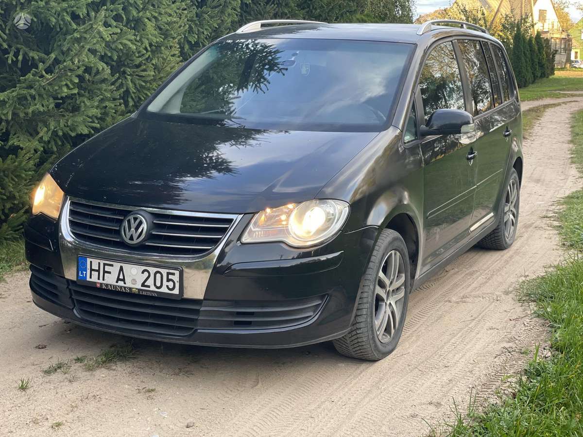 Volkswagen Touran 2007 — interior