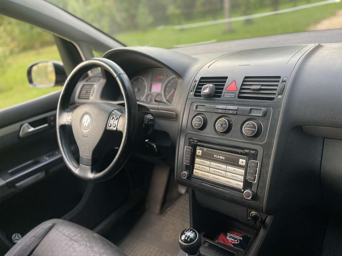 Volkswagen Touran 2007 — photo 9