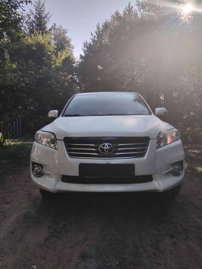 Toyota RAV4, 2010