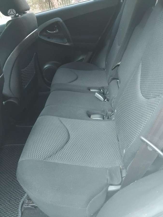 Toyota RAV4 2010 — photo 15