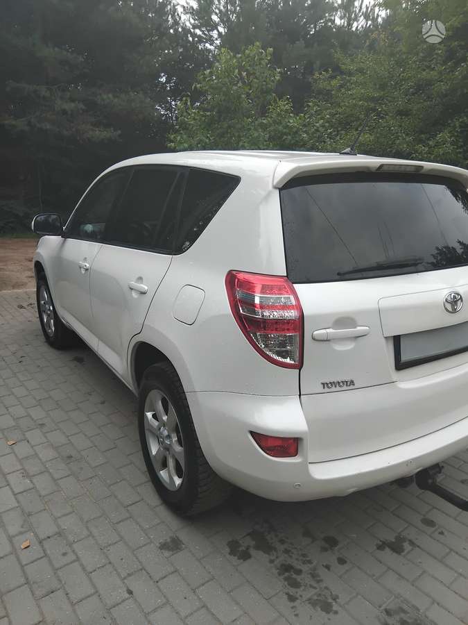 Toyota RAV4 2010 — photo 5