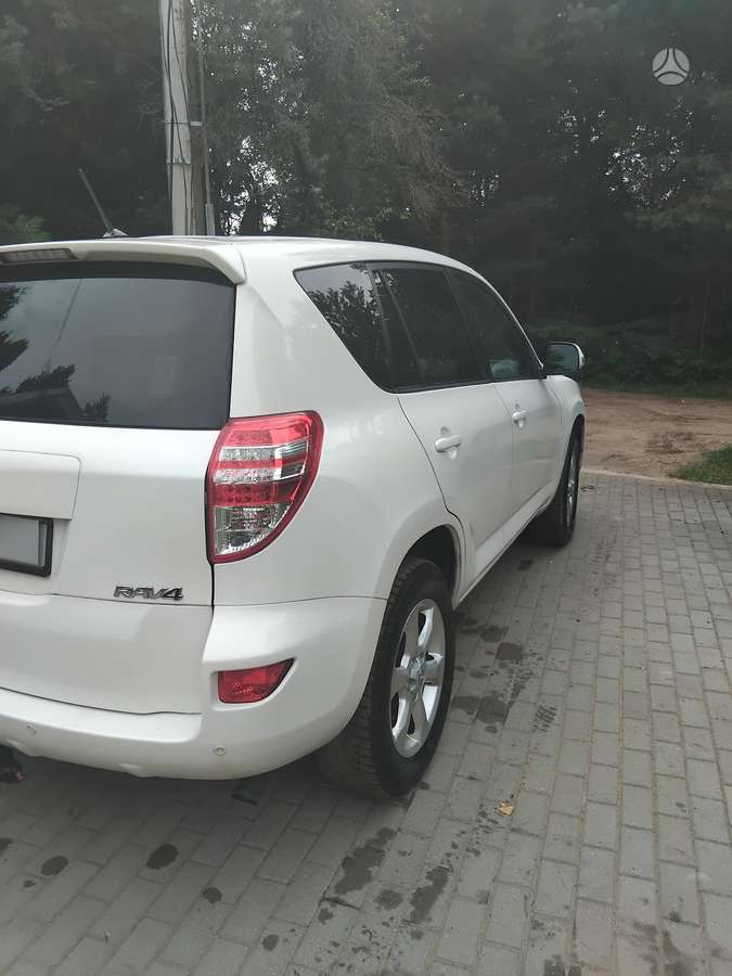 Toyota RAV4 2010 — photo 6