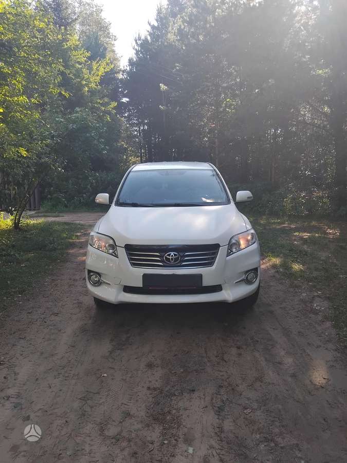 Toyota RAV4 2010 — photo 9