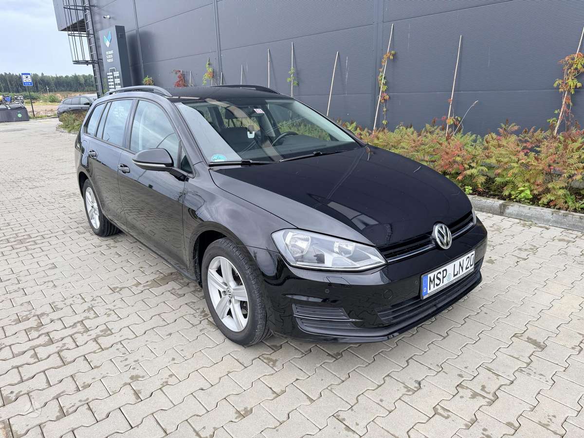 Volkswagen Golf 2014 — салон