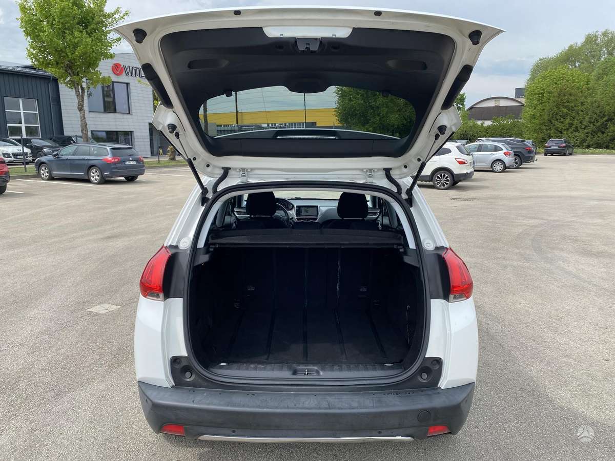 Peugeot 2008 2015 — photo 8