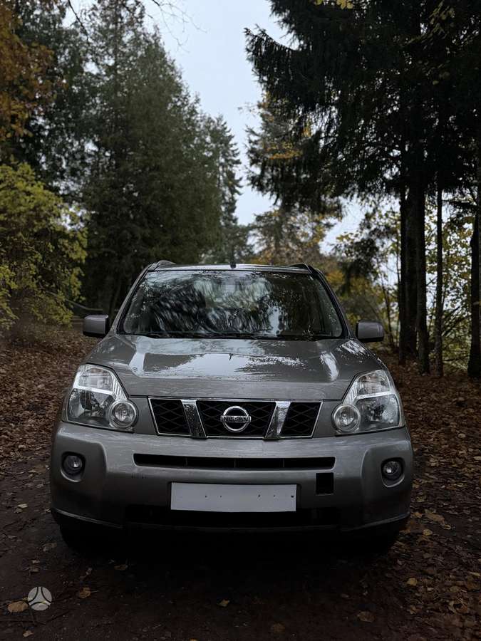 Nissan X-Trail 2009 — rear view