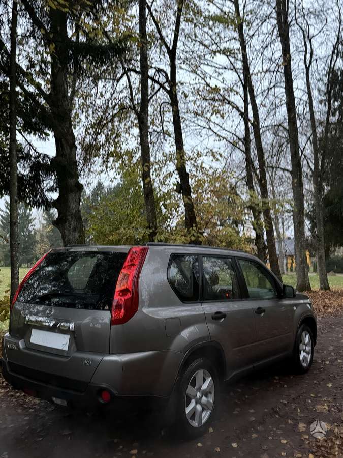 Nissan X-Trail 2009 — engine 1995 cm³, 150 HP (110kW)