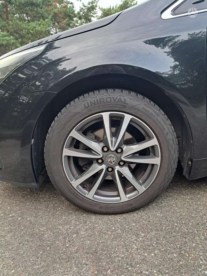 Toyota Avensis 2015 — photo 18