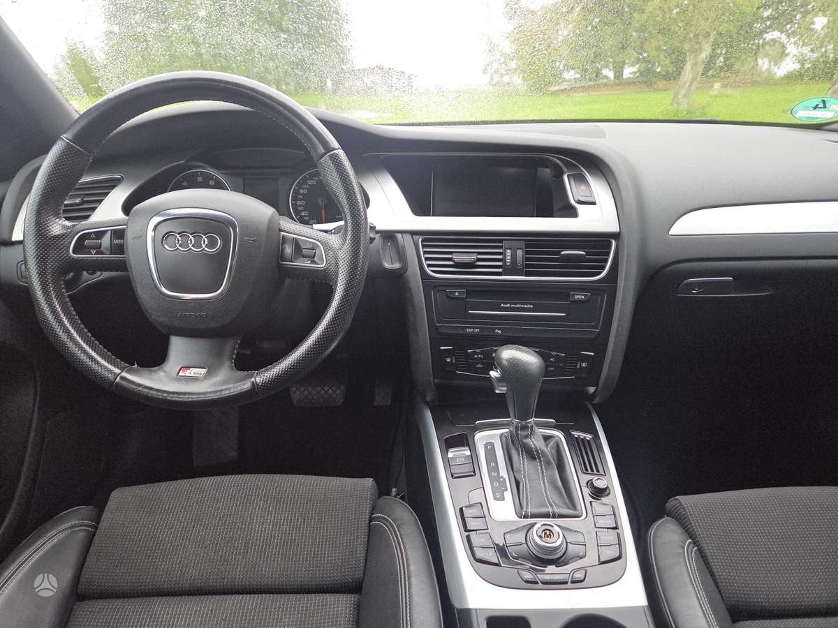 Audi A4 2009 — photo 12