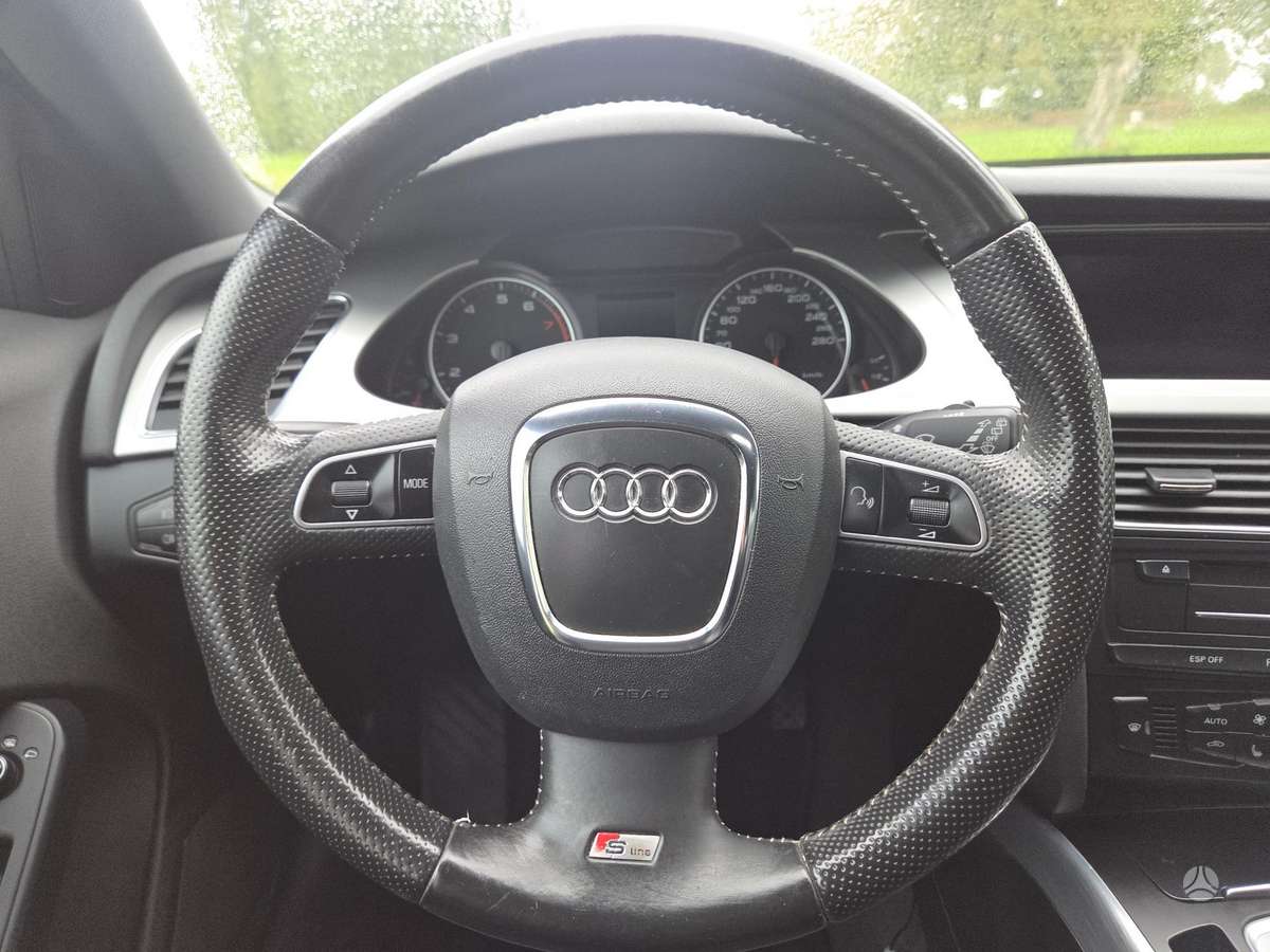Audi A4 2009 — photo 13