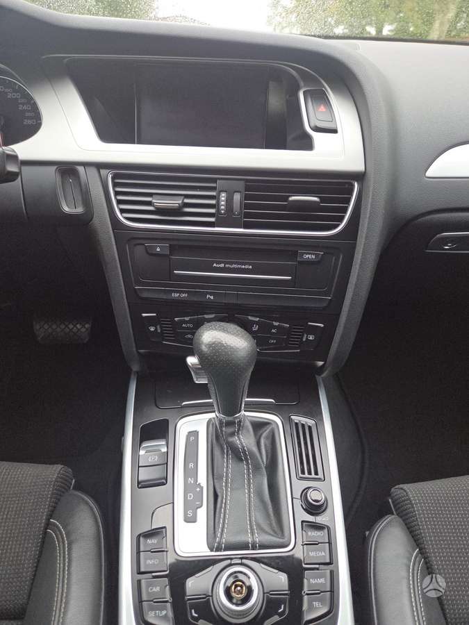 Audi A4 2009 — photo 14