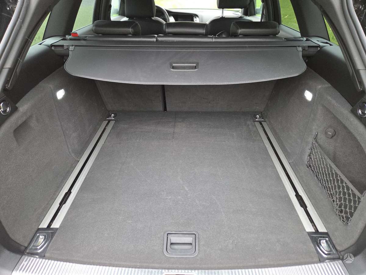 Audi A4 2009 — photo 15