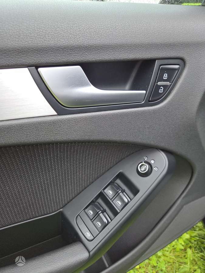 Audi A4 2009 — photo 18