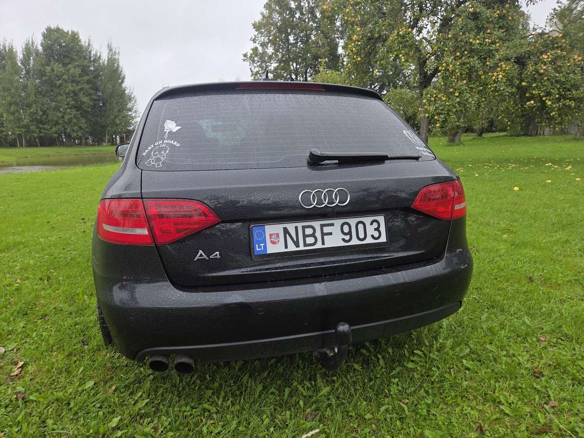 Audi A4 2009 — photo 5
